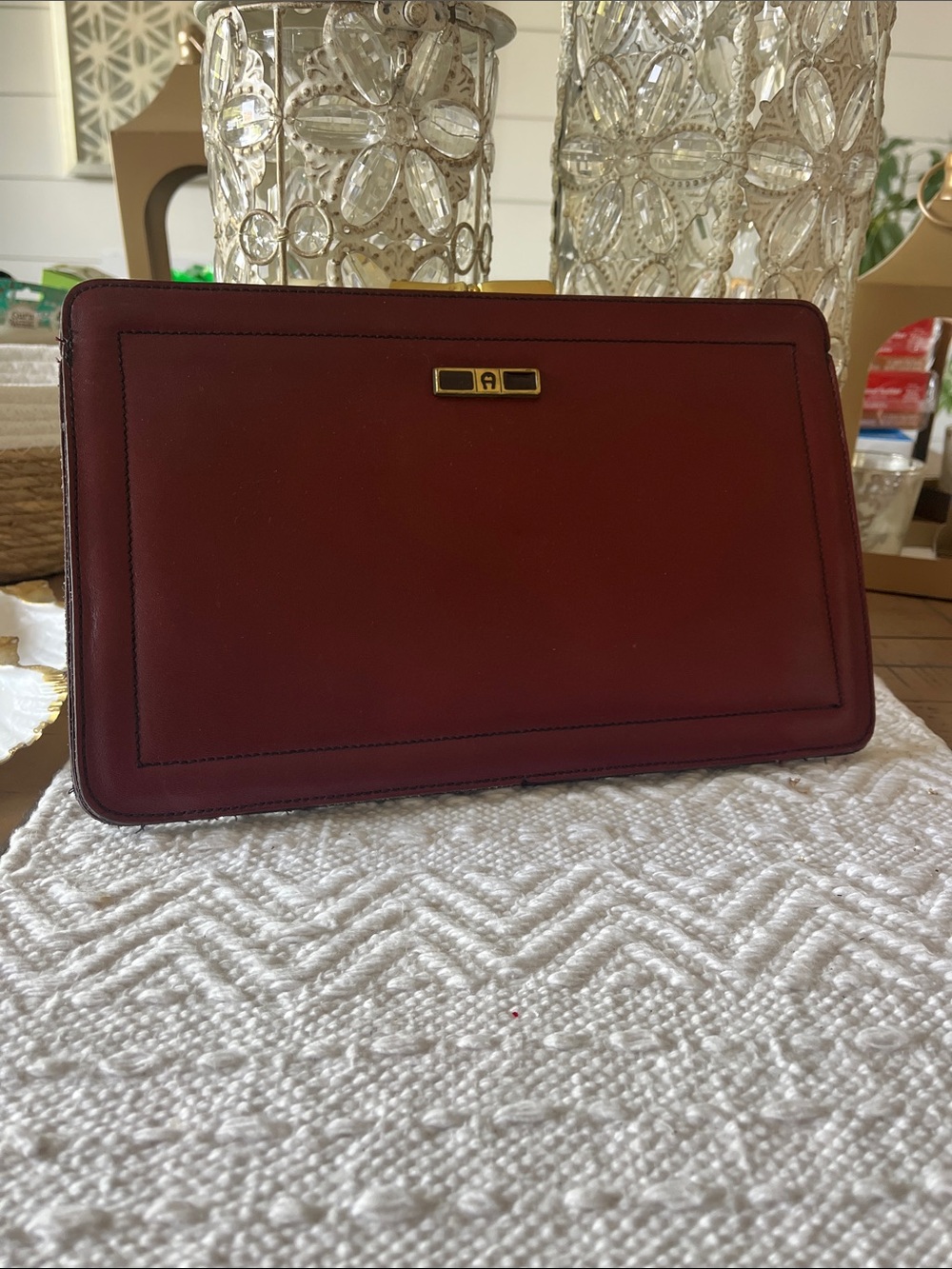 Vintage Etienne Aigner Clutch